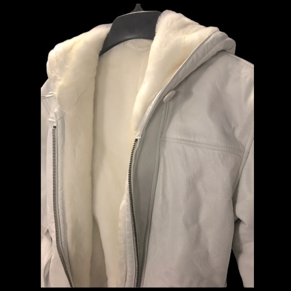 Wilsons Leather Jackets & Blazers - Wilsons Leather White Leather Coat - Women's Small